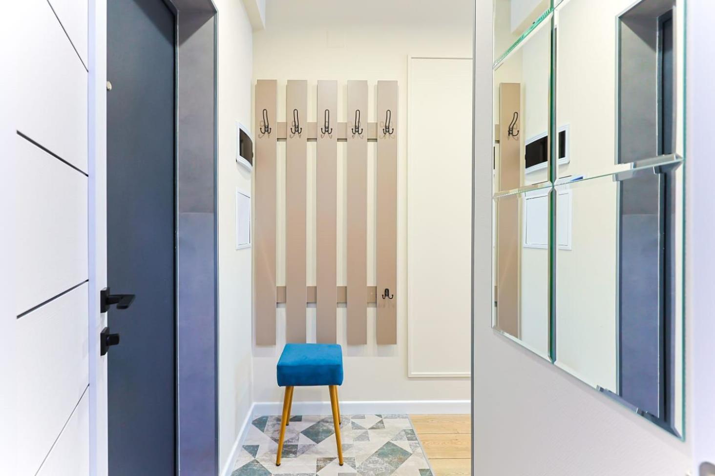 Apartment 1 1 *