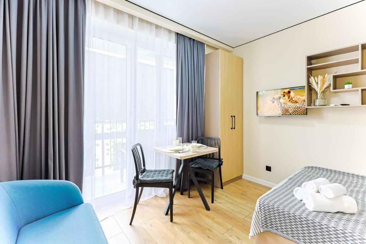 1 1 Apartment *